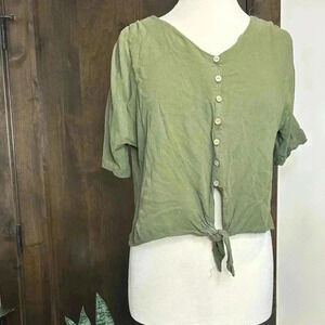 Harper Heritage green blouse women’s Size Small 100% Rayon Francesca’s